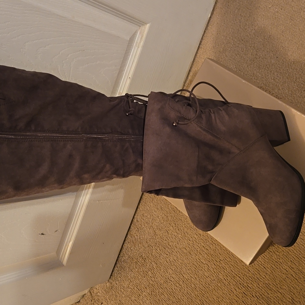 Journee Gray Knee High Boot, Lace Up Detail On Back, Size 10, Chunky Heel